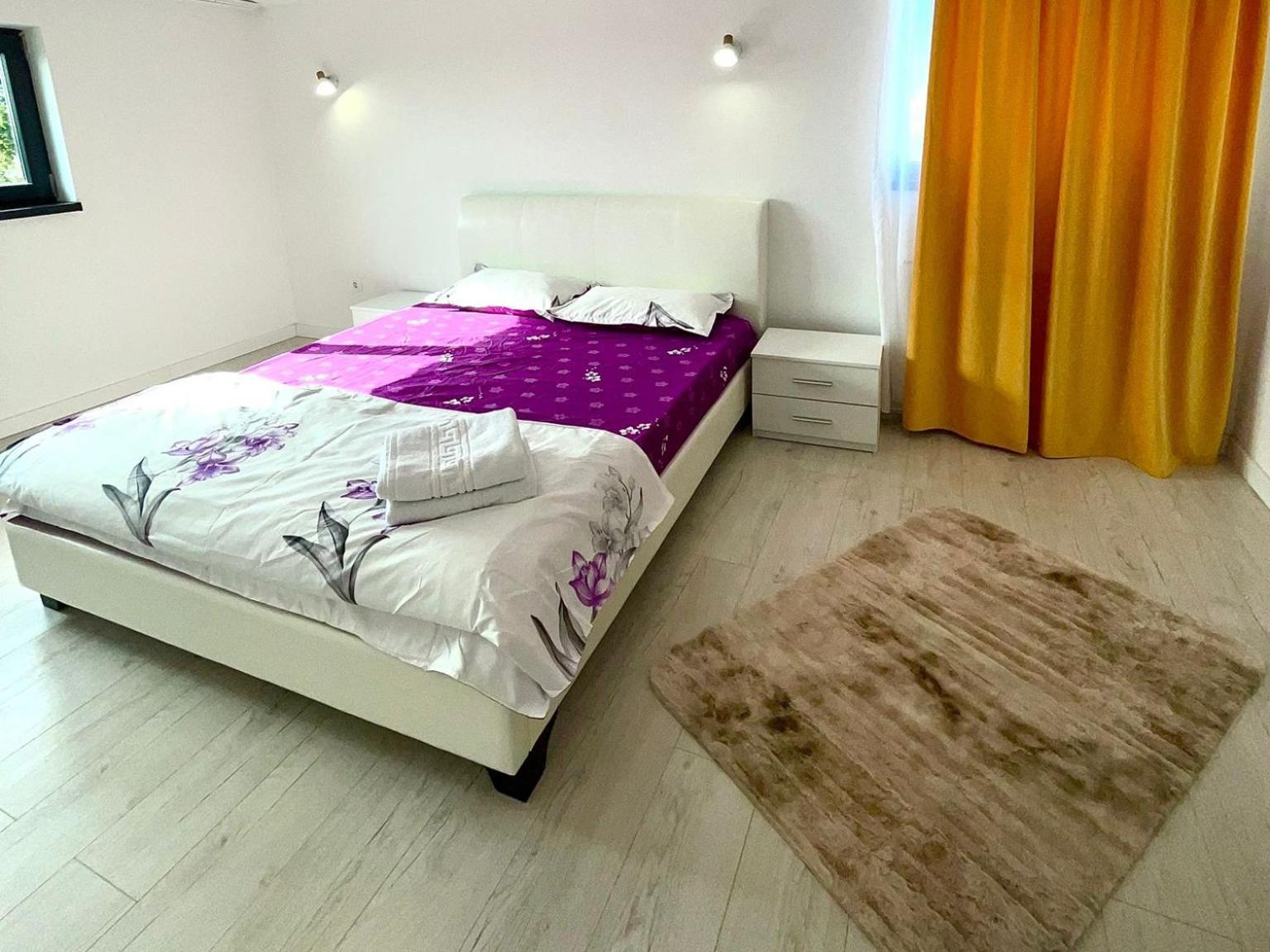 7 De Lux ! Apartment